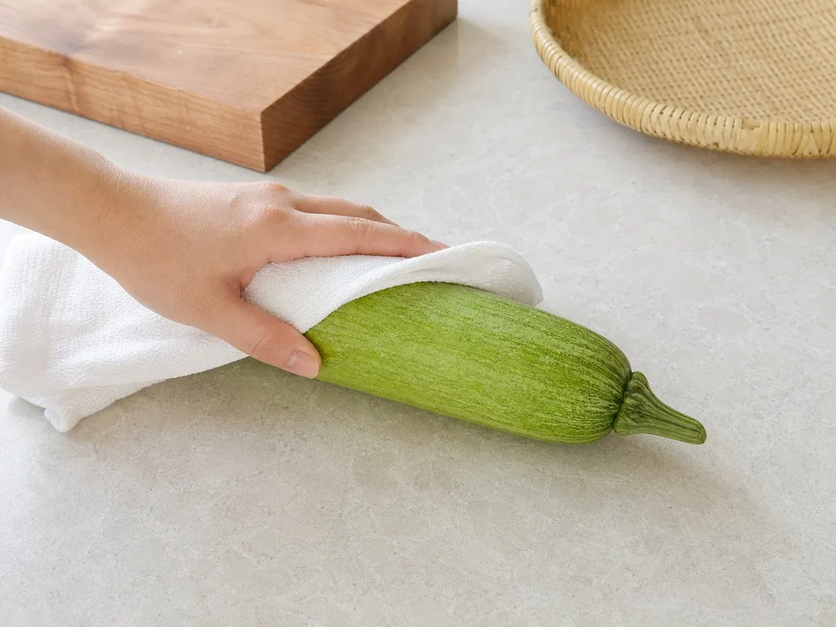 애호박 통째로 냉장 보관 1단계 (확대)